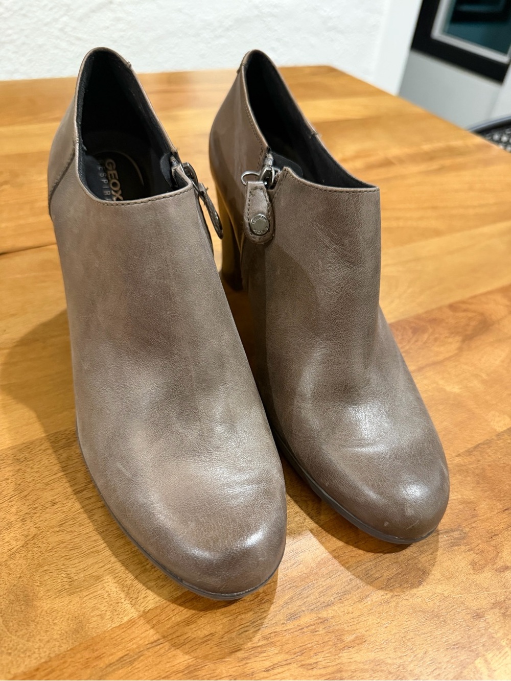 Geox Respira Taupe Leather Side-Zip Ankle Booties Size 40